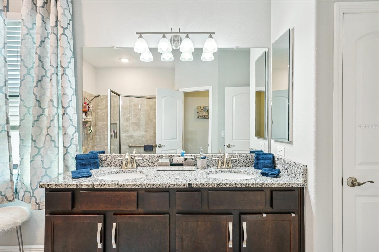 Image 49 of 77 For 12627 Vander Way