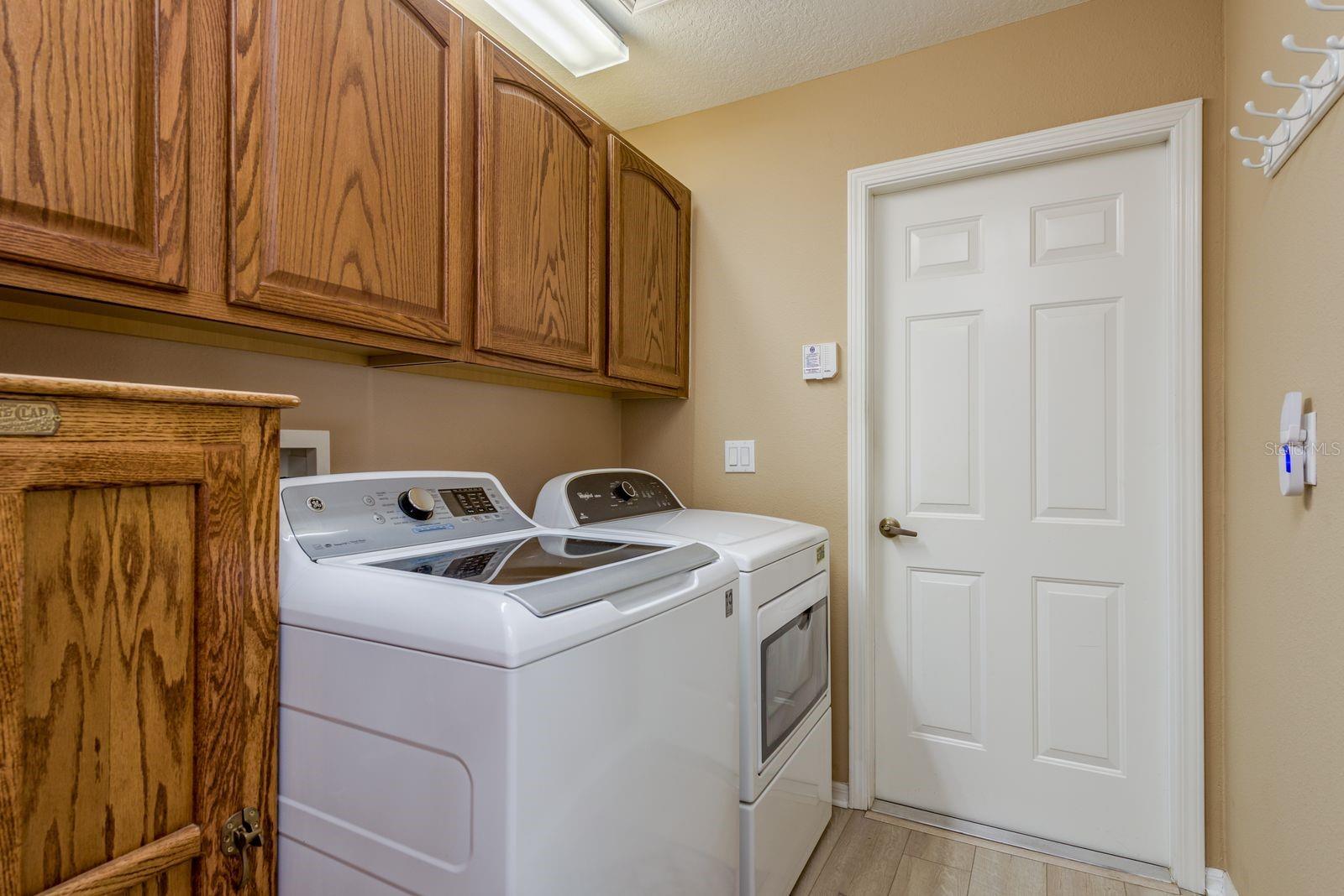 Image 23 of 49 For 11457 Mcleod Street