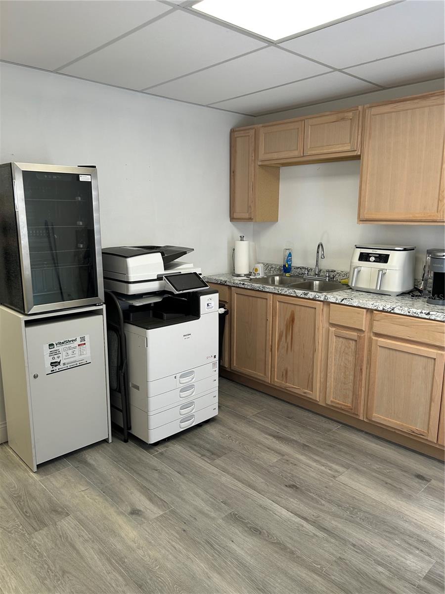 Listing photo id 3 for 13302 Winding Oak Court