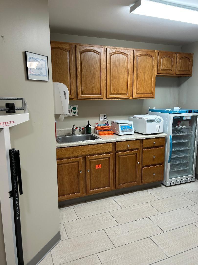 Listing photo id 6 for 13302 Winding Oak Court