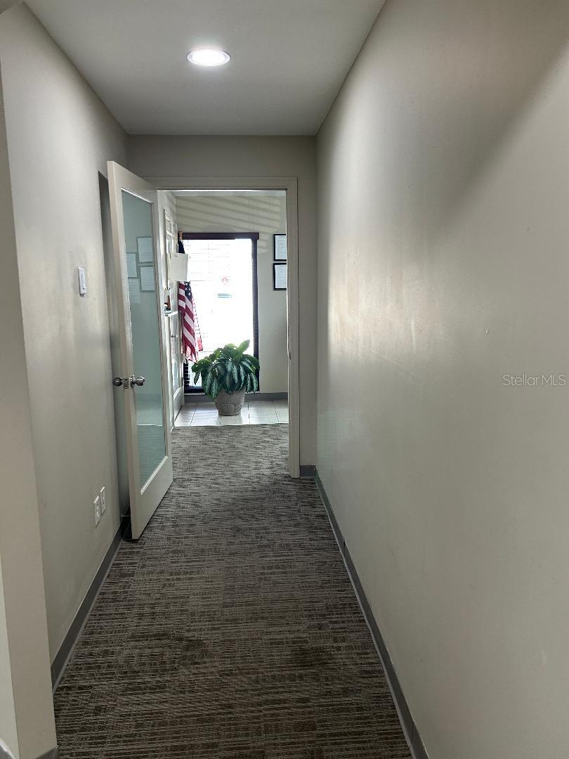 Listing photo id 7 for 13302 Winding Oak Court