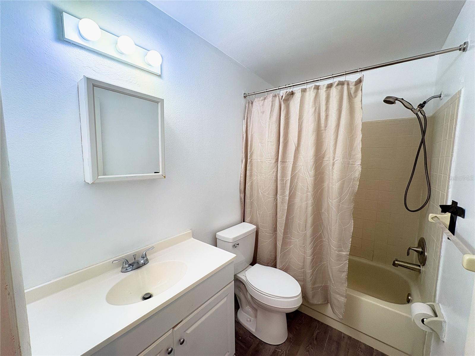 Image 22 of 34 For 11333 Walsingham Road