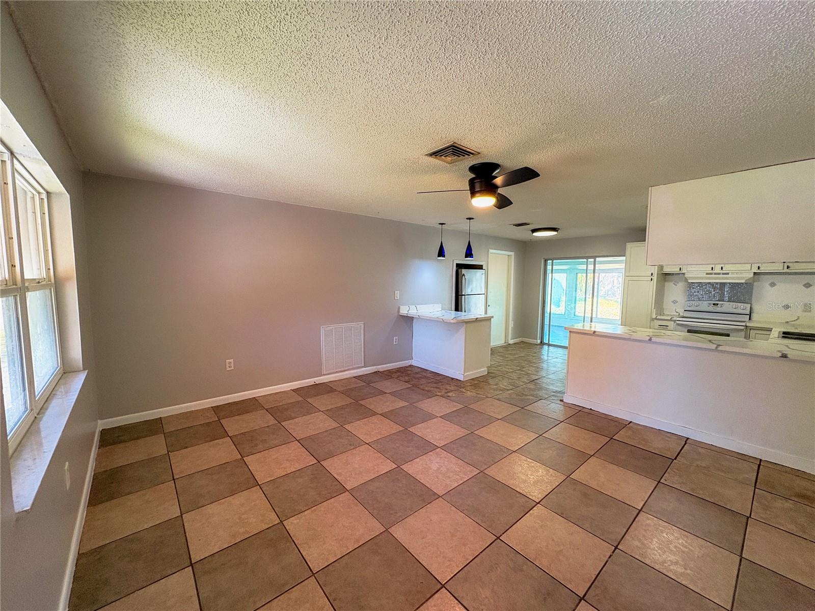 Image 3 of 34 For 11333 Walsingham Road