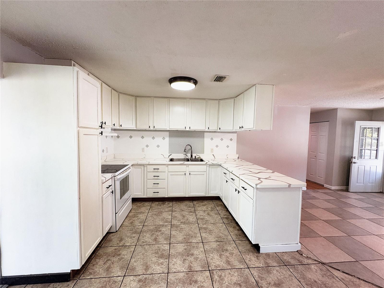 Image 9 of 34 For 11333 Walsingham Road