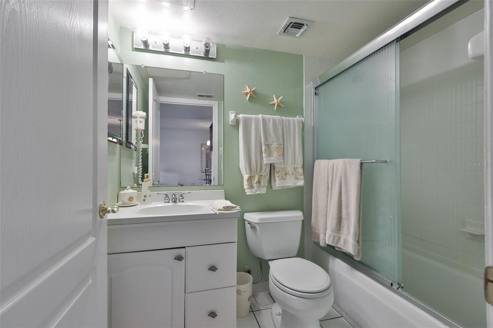 Image 25 of 34 For 5567 Sea Forest Drive 122