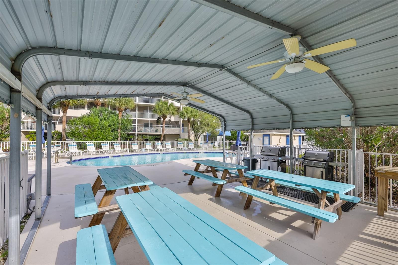 Image 28 of 34 For 5567 Sea Forest Drive 122