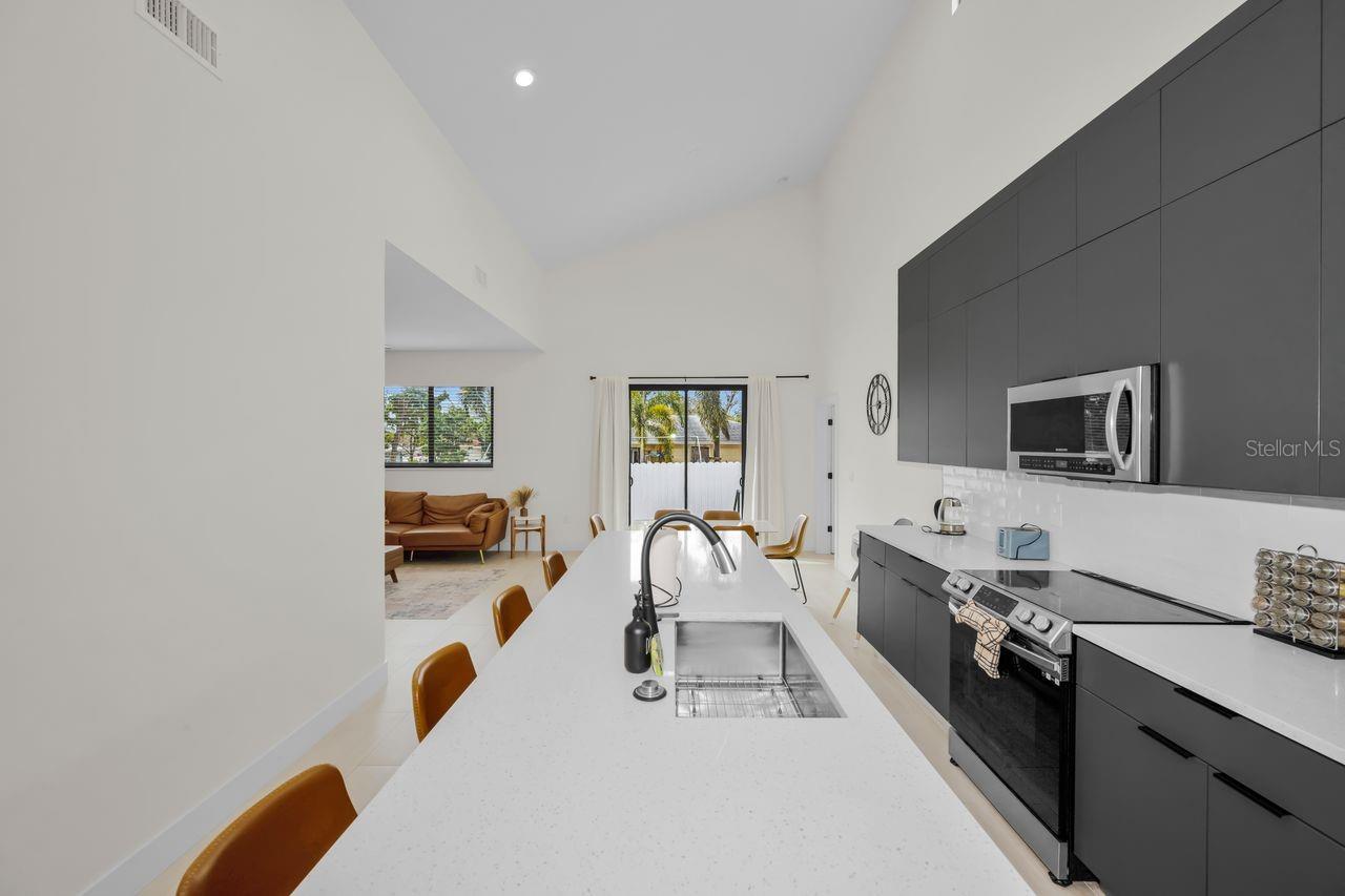 Image 21 of 50 For 1590 Washington Avenue