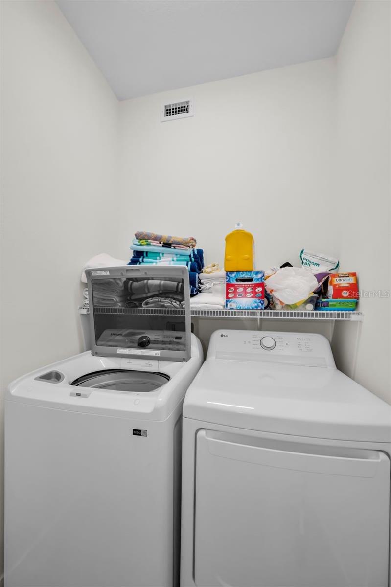 Image 22 of 50 For 1590 Washington Avenue