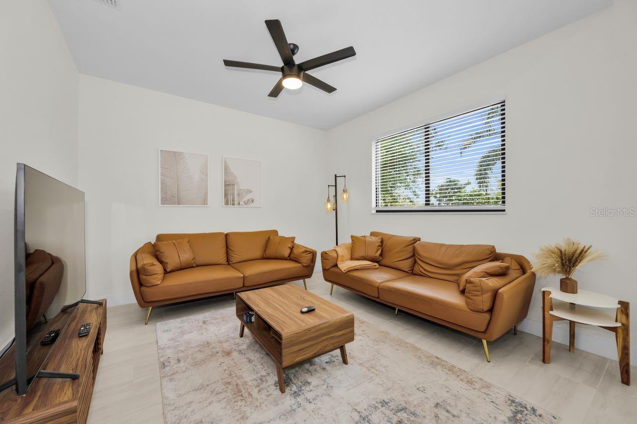 Image 23 of 50 For 1590 Washington Avenue