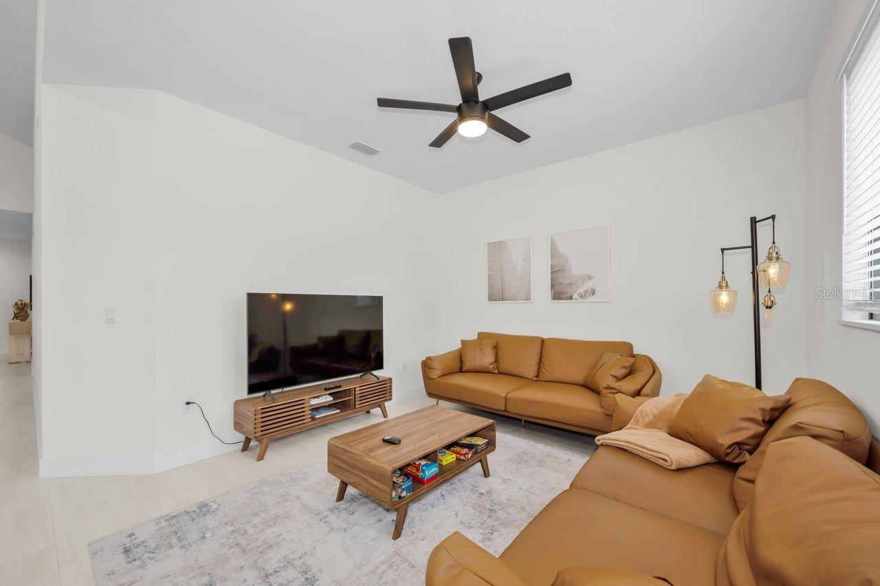 Image 24 of 50 For 1590 Washington Avenue