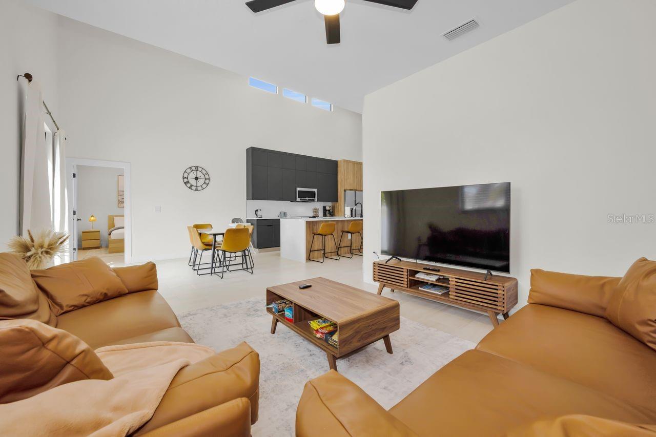 Image 26 of 50 For 1590 Washington Avenue