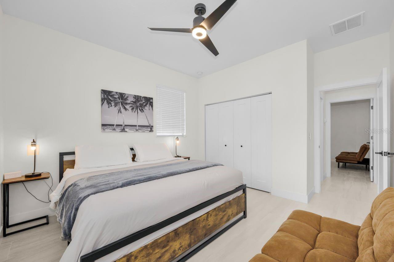 Image 37 of 50 For 1590 Washington Avenue