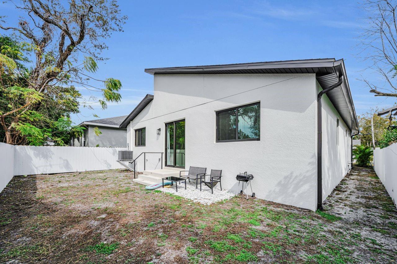 Image 39 of 50 For 1590 Washington Avenue