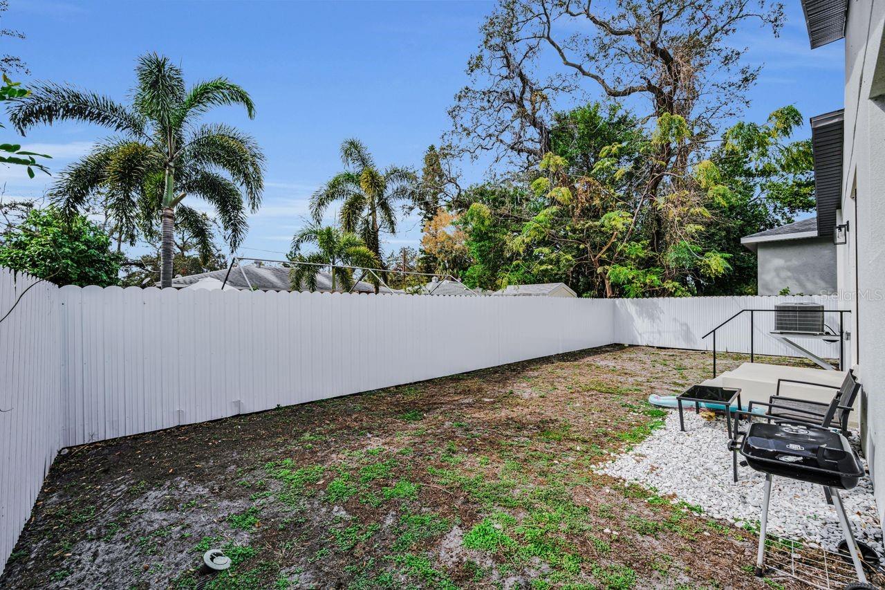 Image 43 of 50 For 1590 Washington Avenue