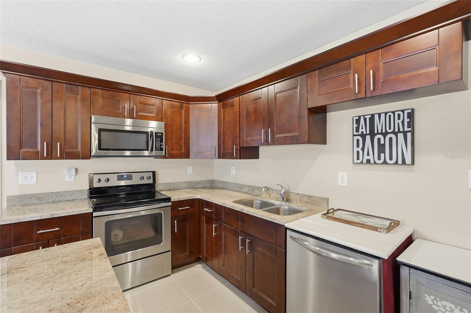 Image 16 of 39 For 7806 Albany Avenue