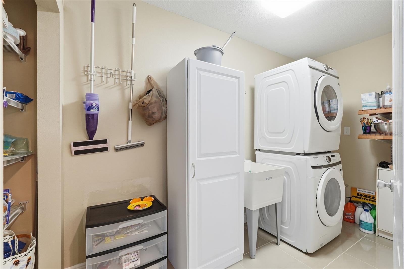 Image 18 of 39 For 7806 Albany Avenue