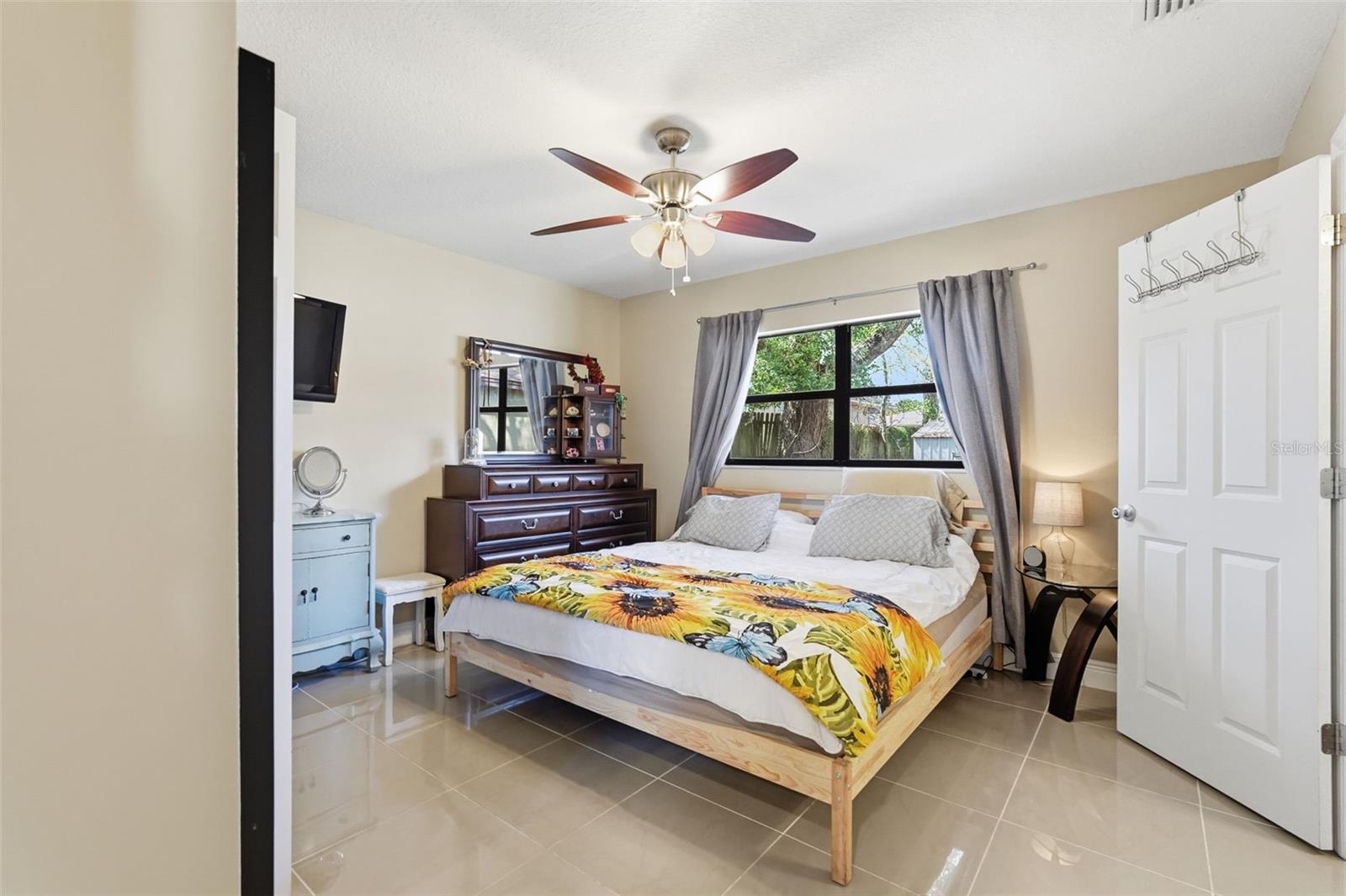 Image 20 of 39 For 7806 Albany Avenue