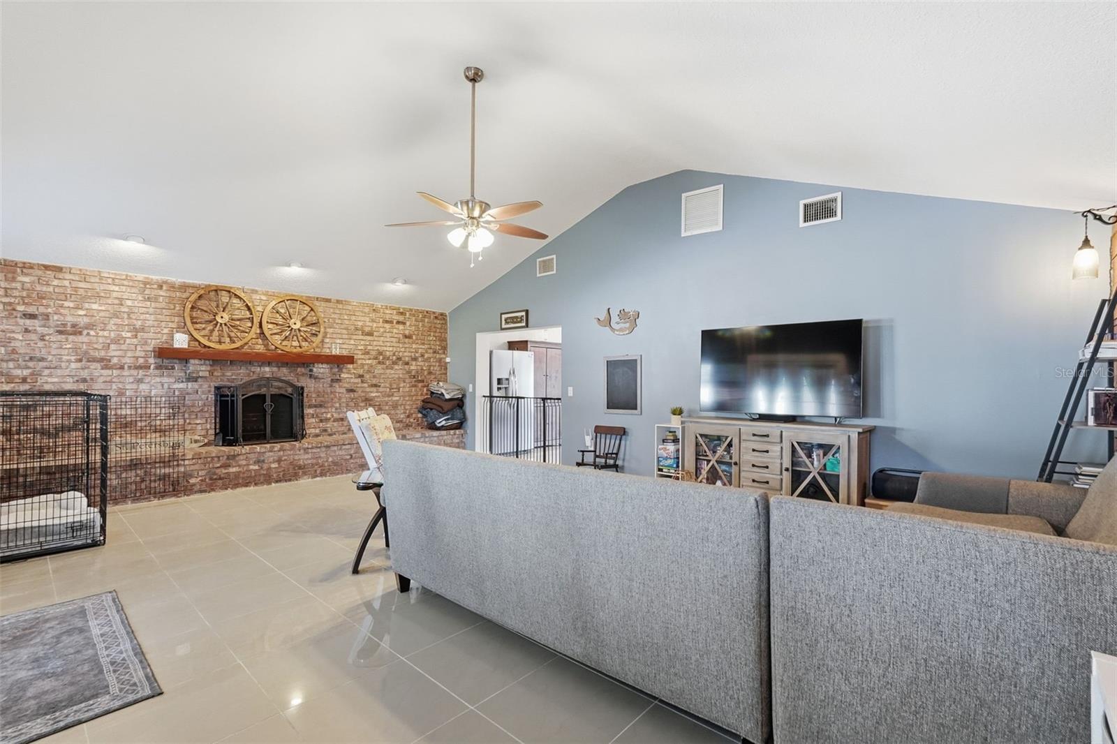 Image 29 of 39 For 7806 Albany Avenue