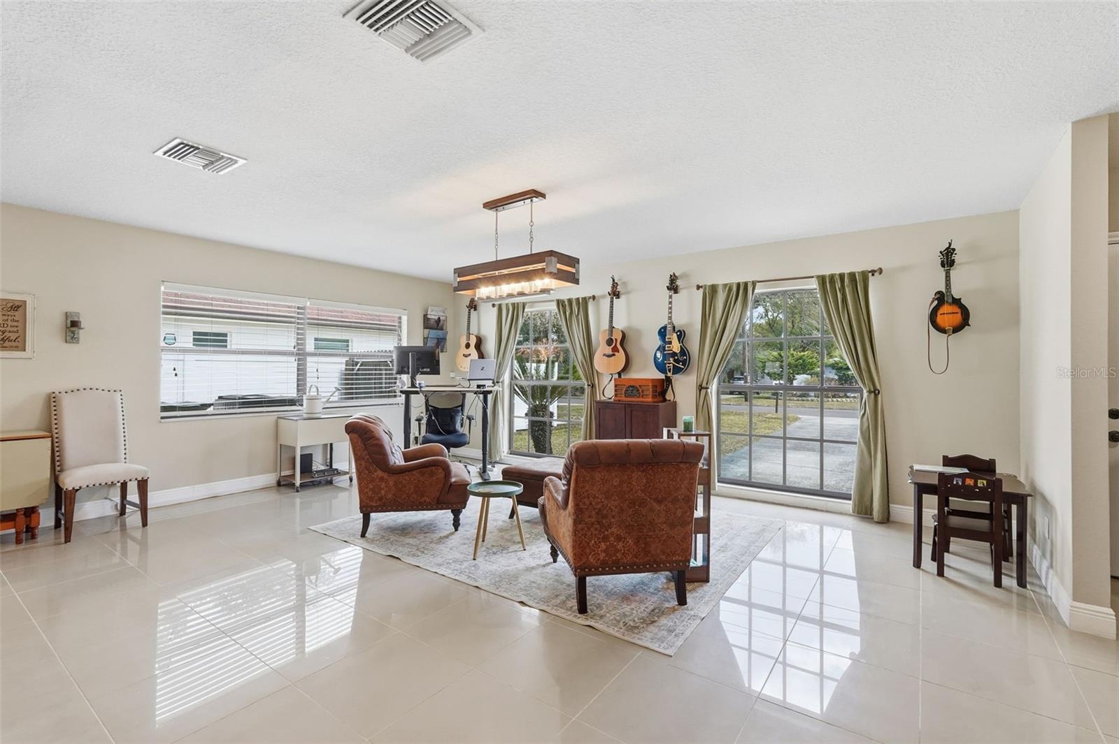 Image 9 of 39 For 7806 Albany Avenue