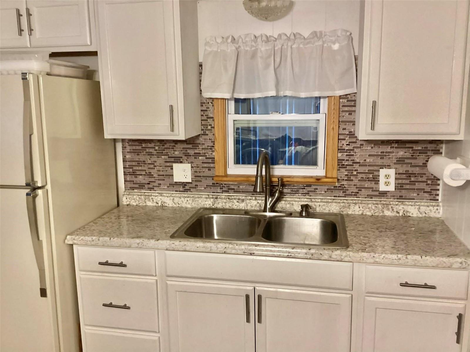 Image 3 of 10 For 38618 Remora Avenue 92