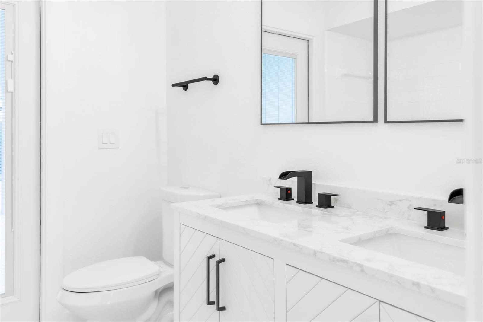 Image 16 of 40 For 1110 Woodcrest Avenue