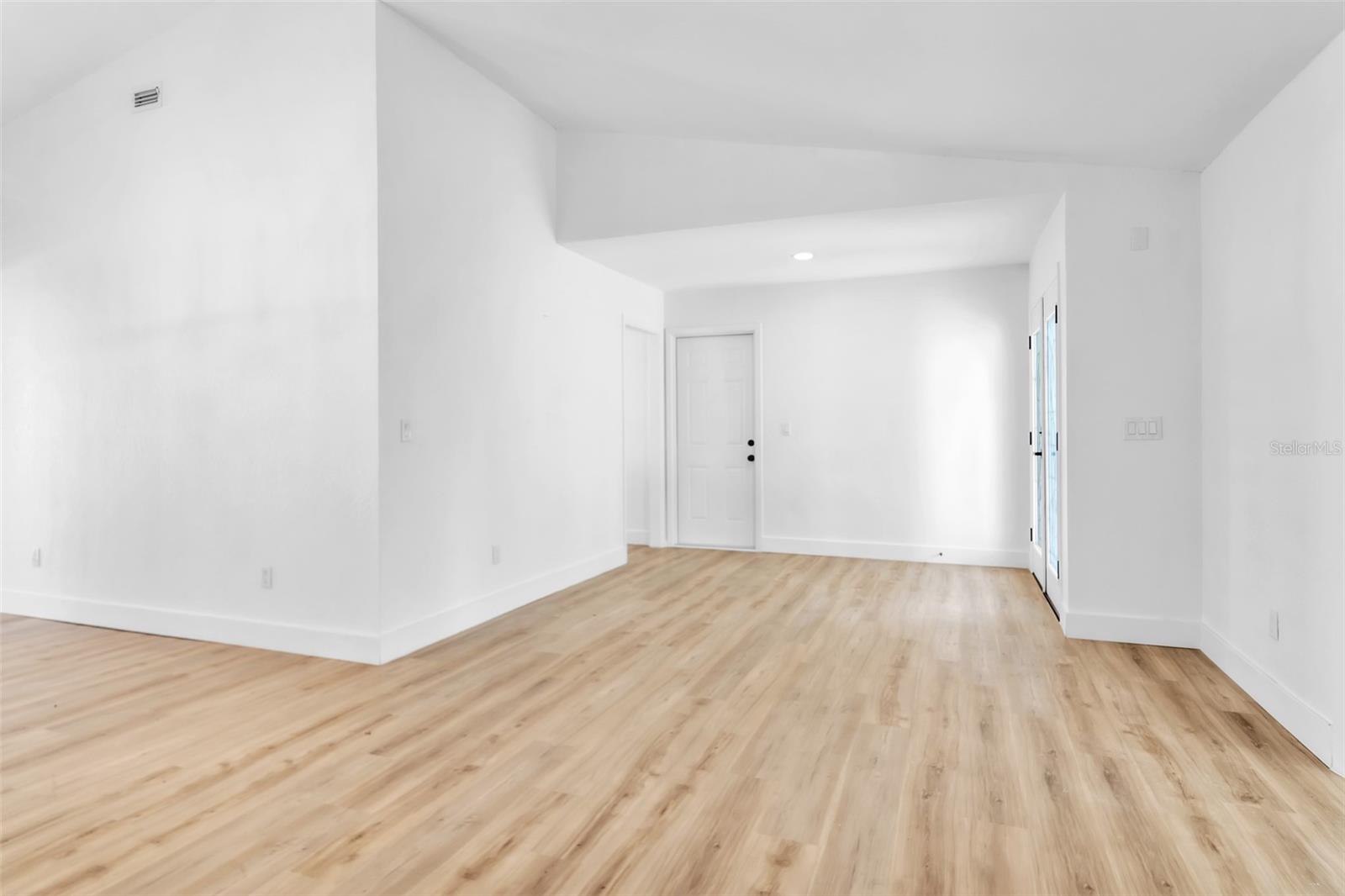 Image 24 of 40 For 1110 Woodcrest Avenue