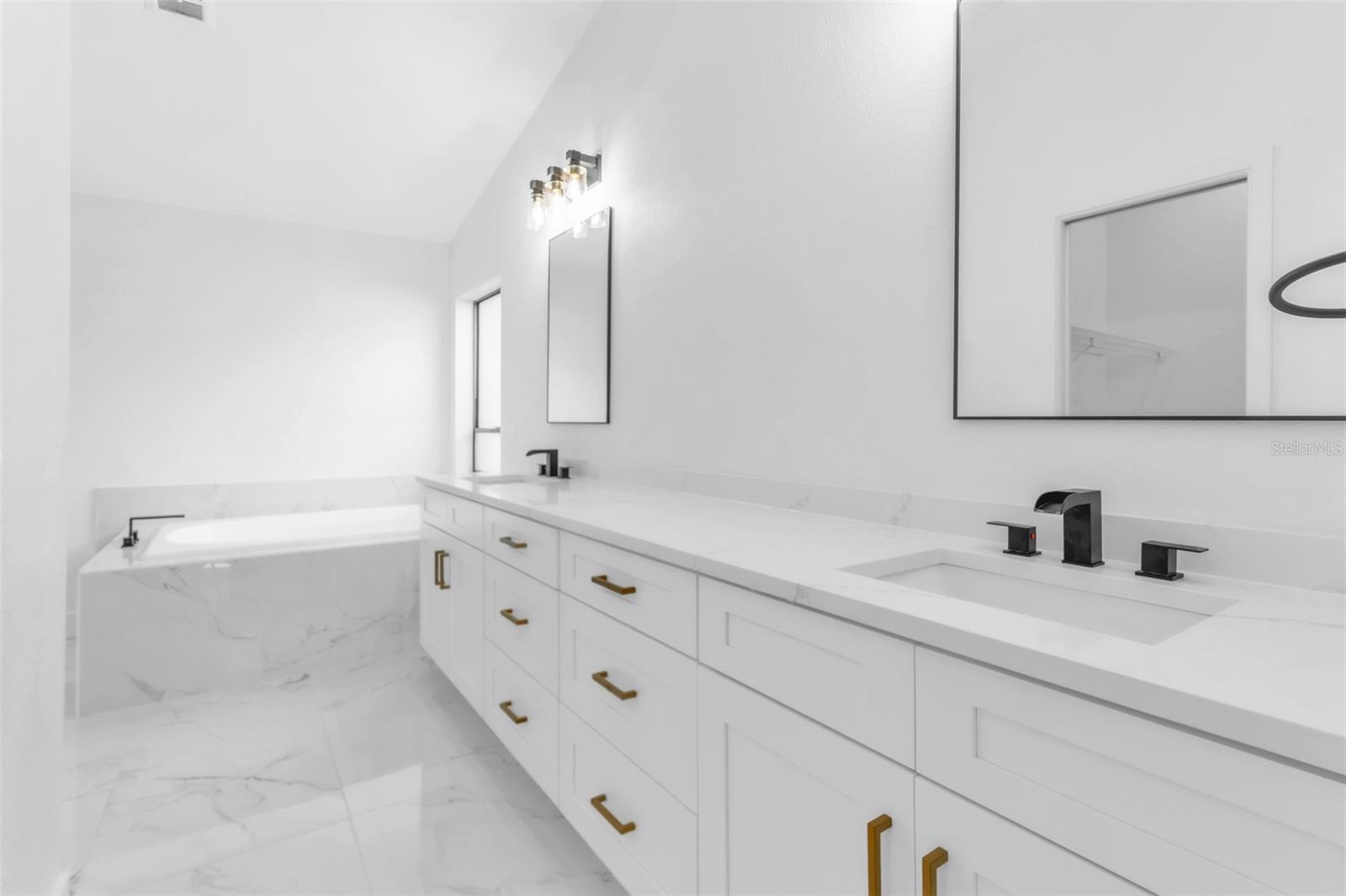 Image 32 of 40 For 1110 Woodcrest Avenue