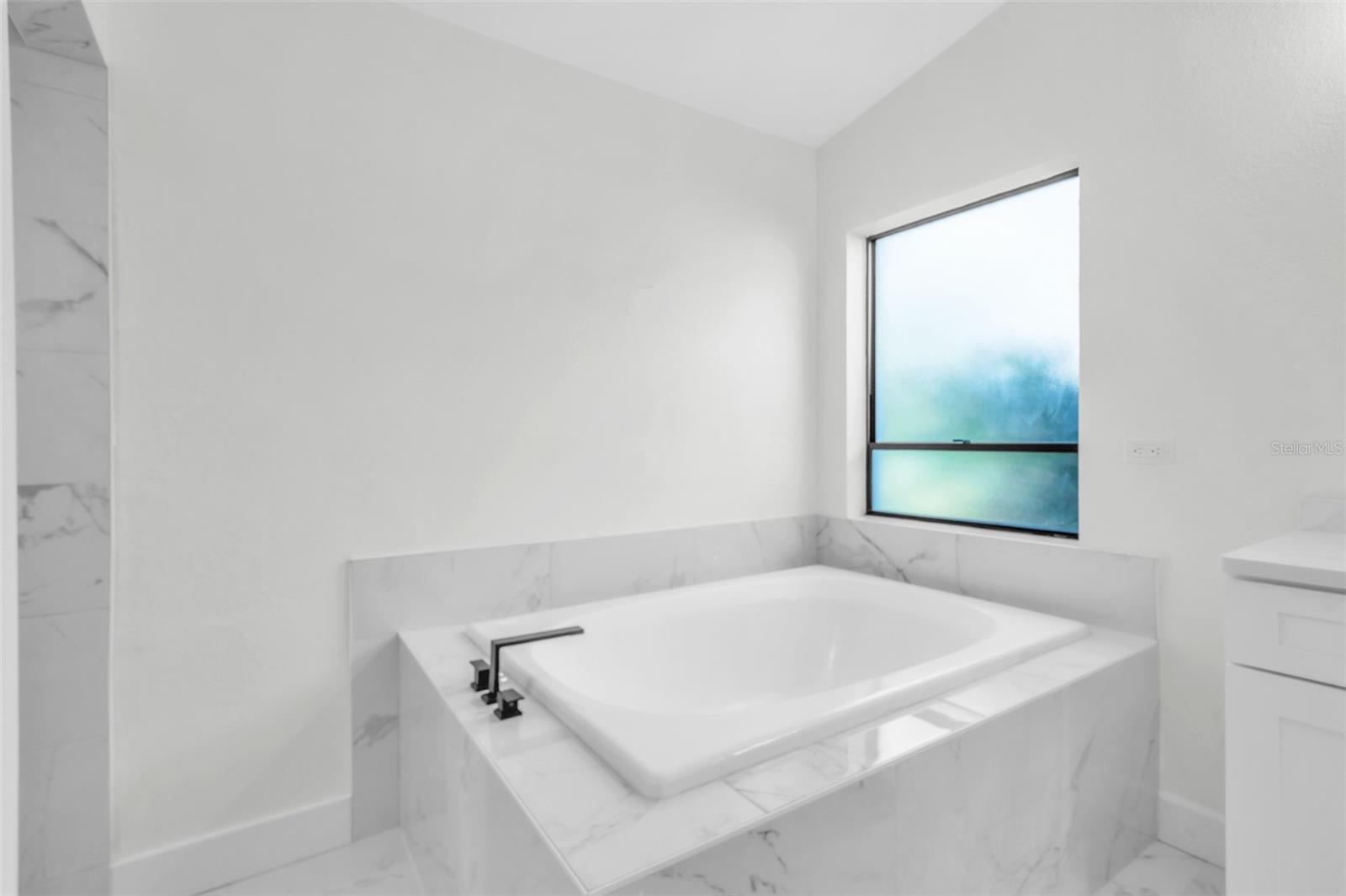 Image 34 of 40 For 1110 Woodcrest Avenue