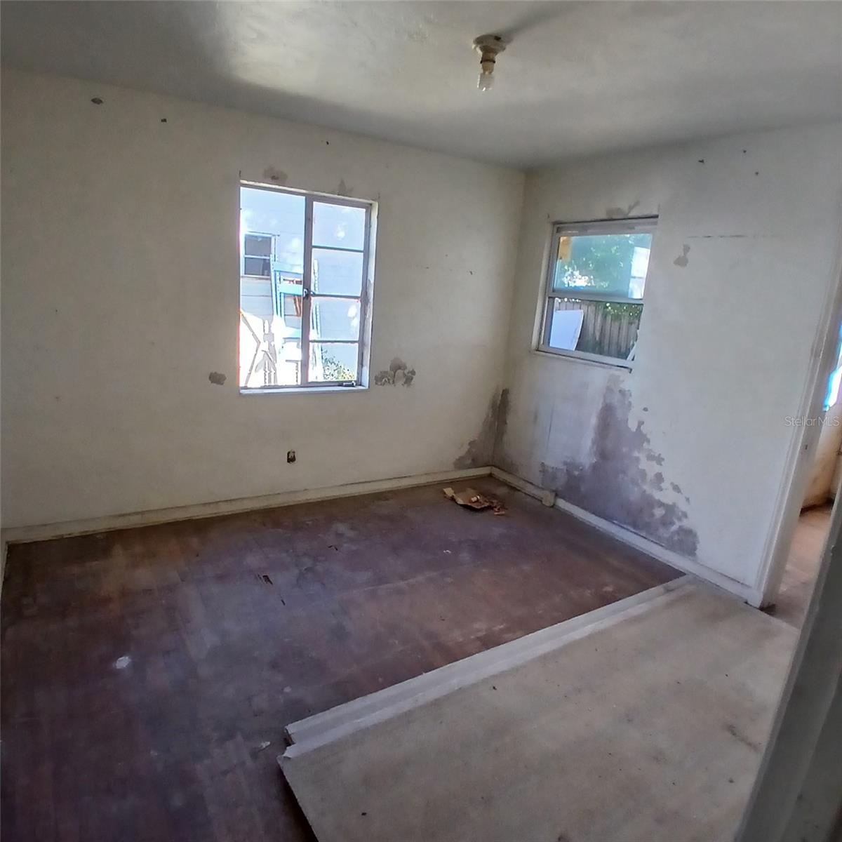 Image 12 of 16 For 4922 10th Avenue S