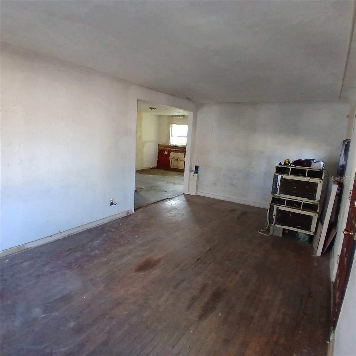 Image 6 of 16 For 4922 10th Avenue S