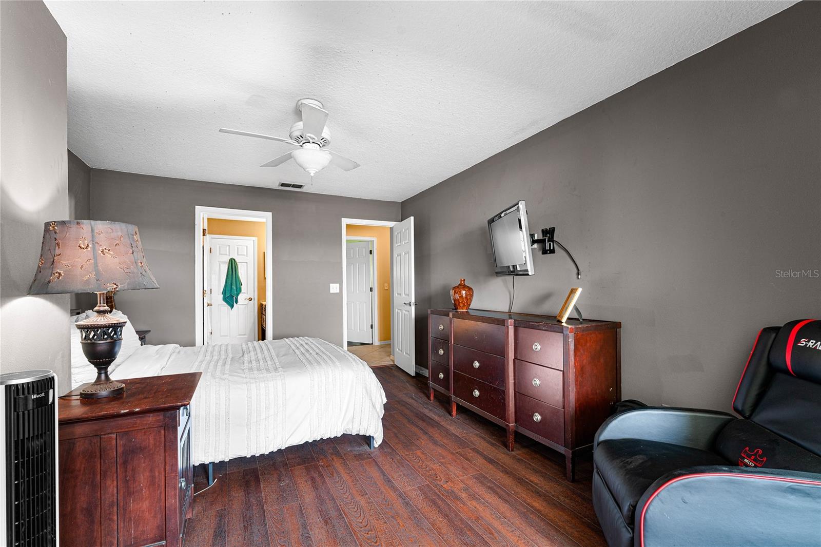 Image 40 of 50 For 2804 Countryside Boulevard 3