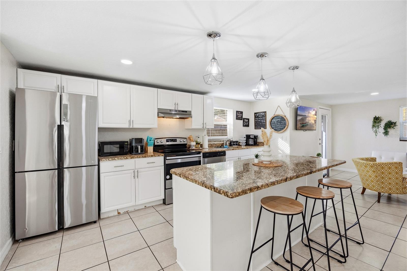 Image 8 of 27 For 10001 Annette Avenue