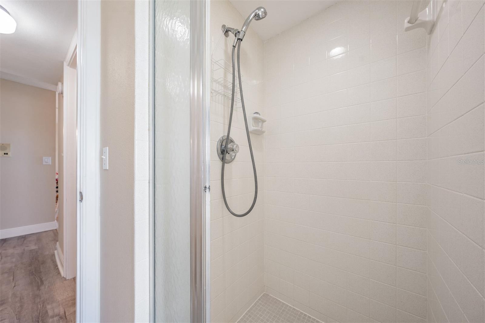 Image 27 of 53 For 855 Bayway Boulevard 903