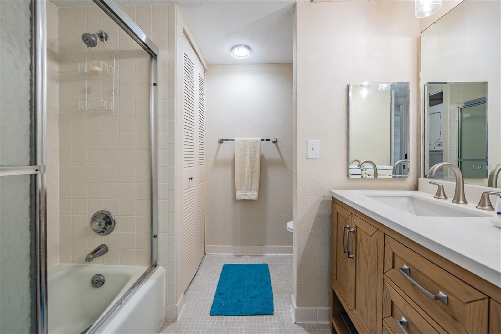 Image 32 of 53 For 855 Bayway Boulevard 903