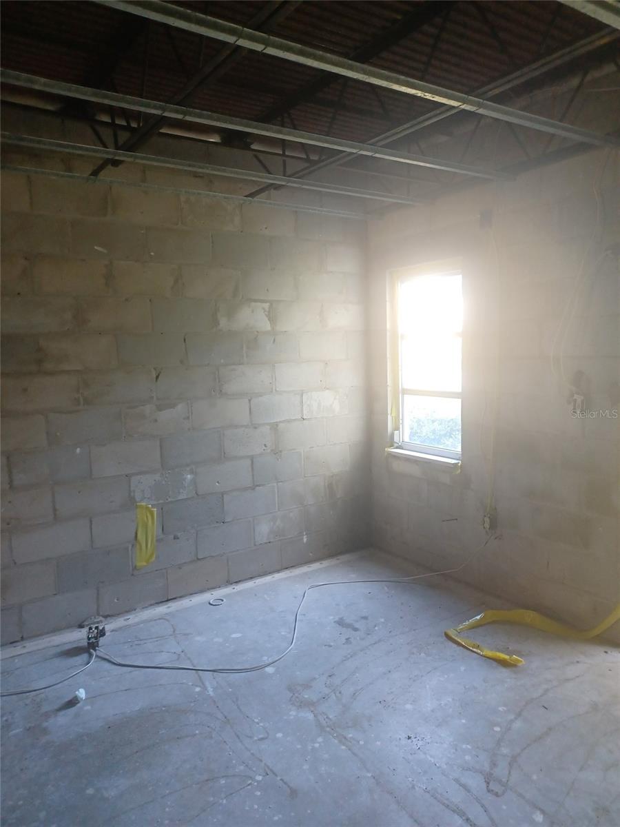 Image 5 of 8 For 215 Mcmullen Booth Road 181