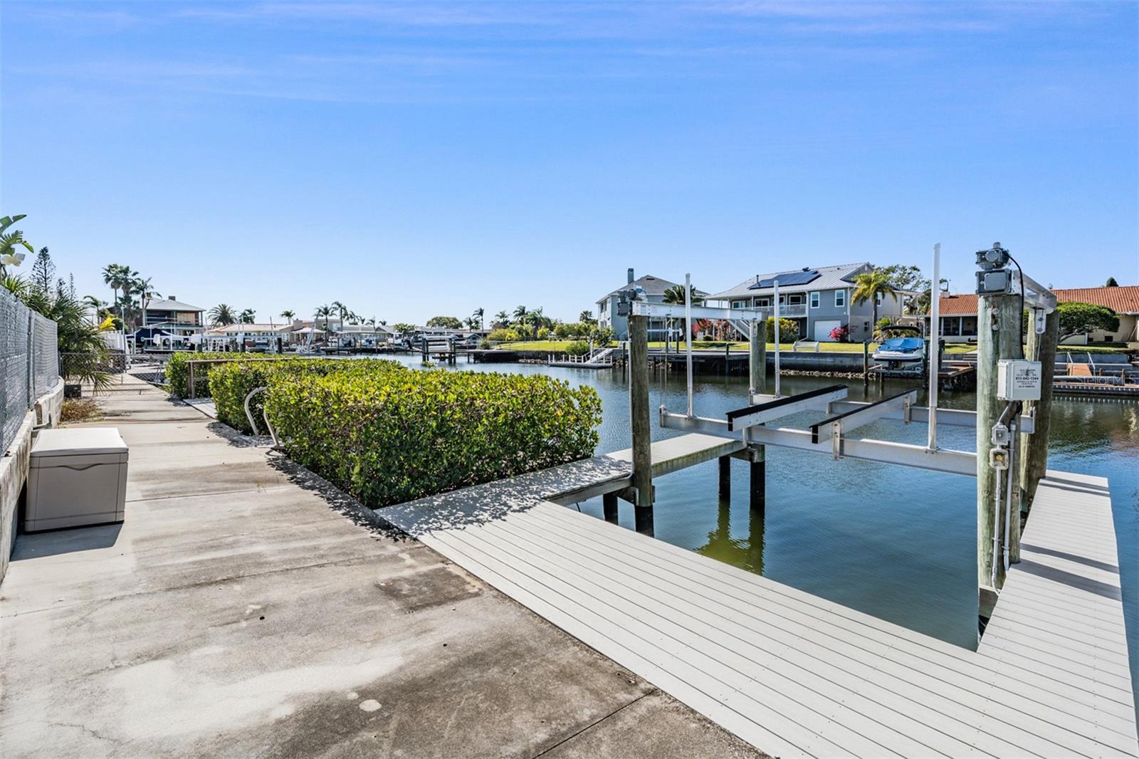 Listing photo id 16 for 5001 Marlin Drive