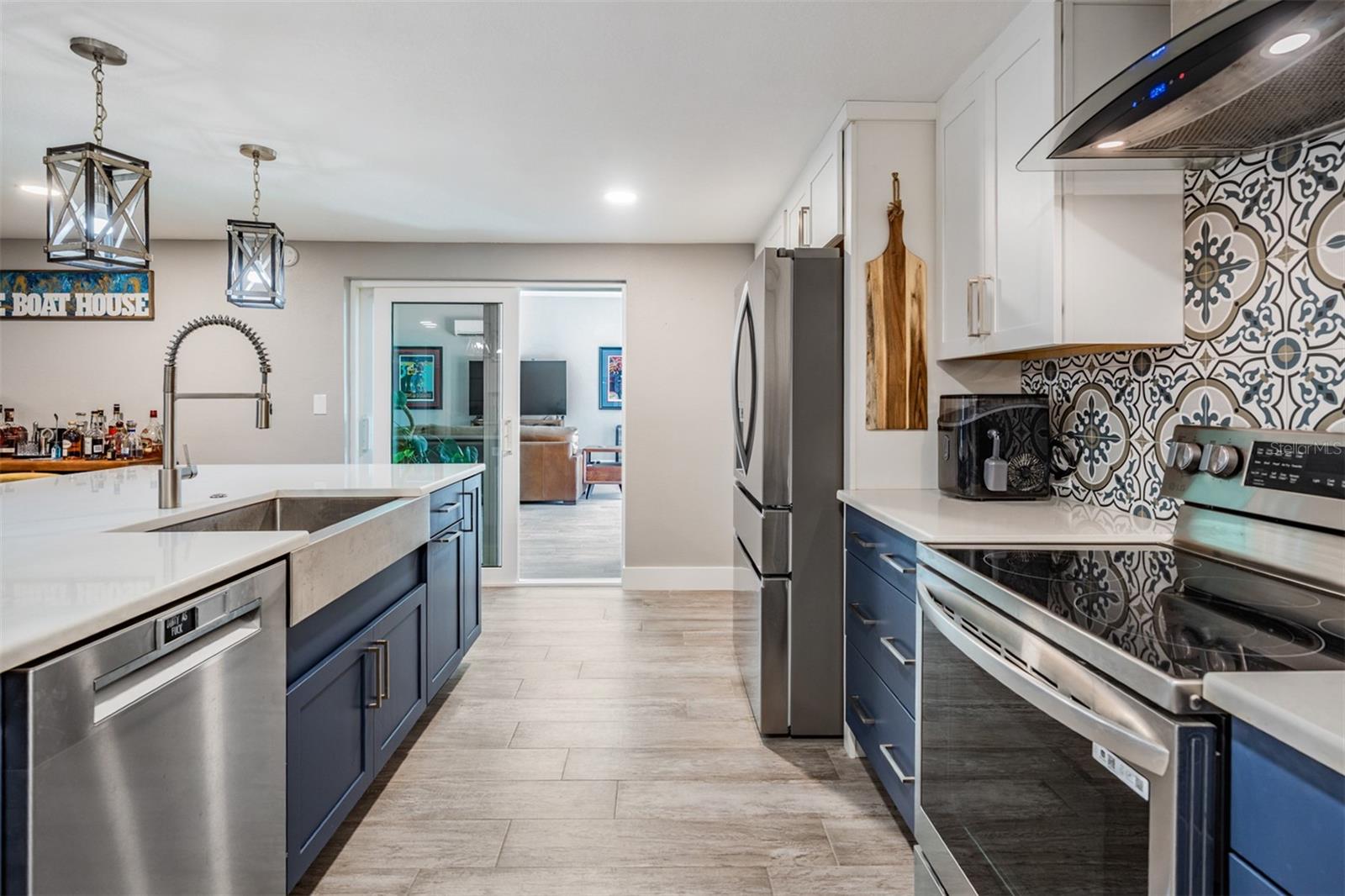 Listing photo id 21 for 5001 Marlin Drive