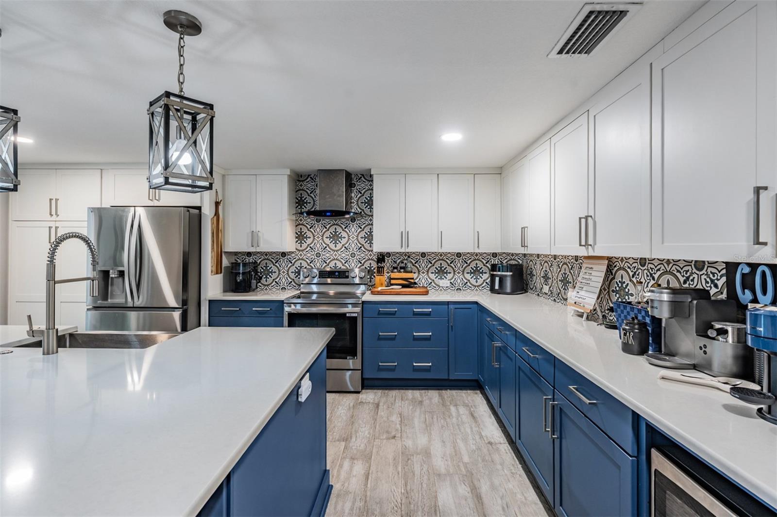 Listing photo id 22 for 5001 Marlin Drive