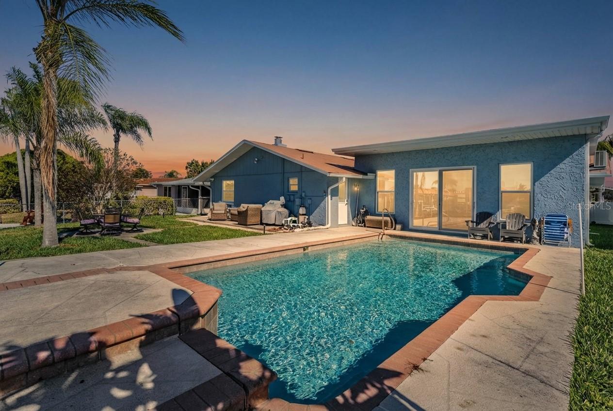 Listing photo id 1 for 5001 Marlin Drive