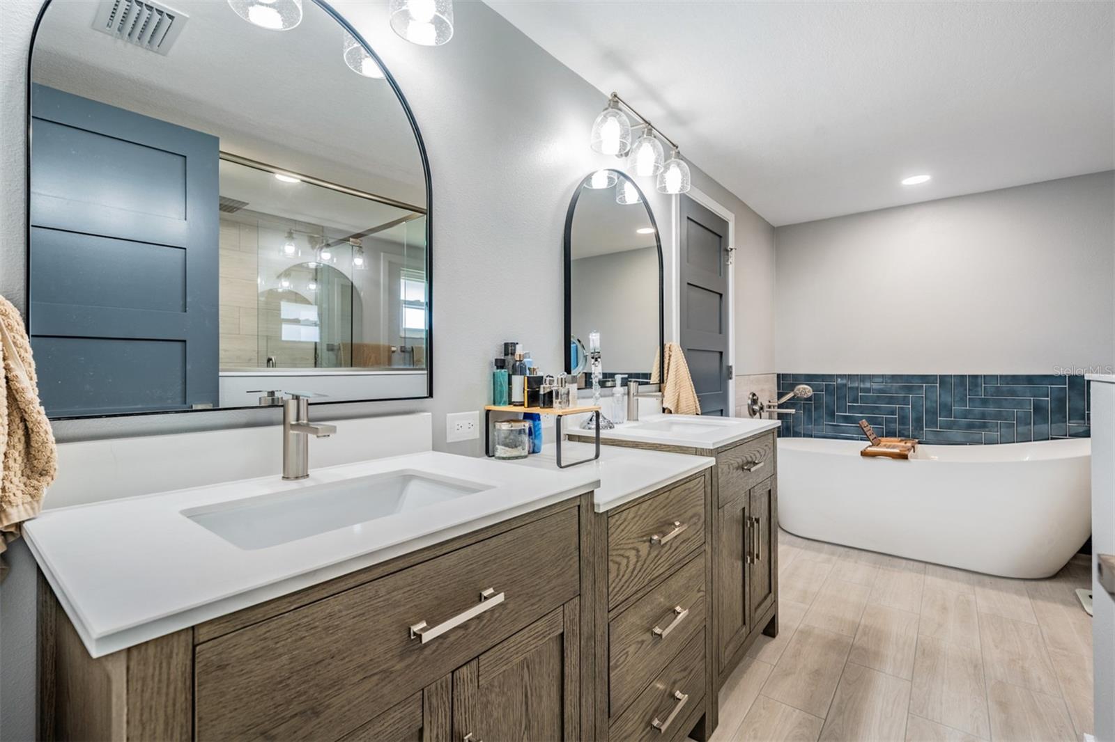 Listing photo id 28 for 5001 Marlin Drive