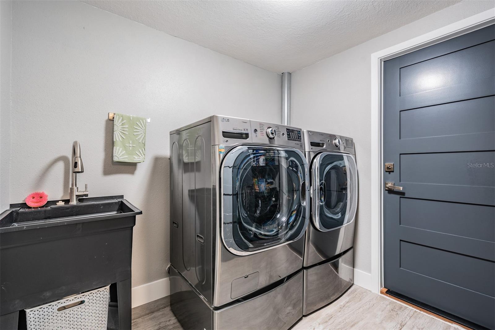 Listing photo id 43 for 5001 Marlin Drive