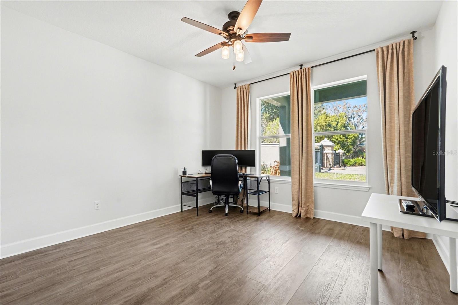 Image 13 of 28 For 30008 Vienna Woods Lane