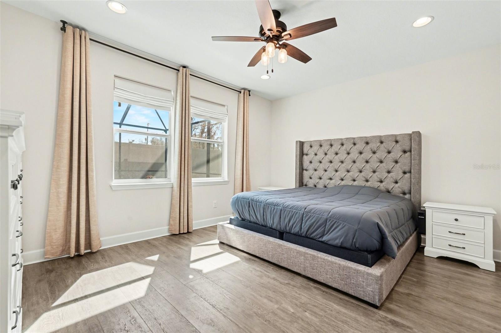 Image 16 of 28 For 30008 Vienna Woods Lane