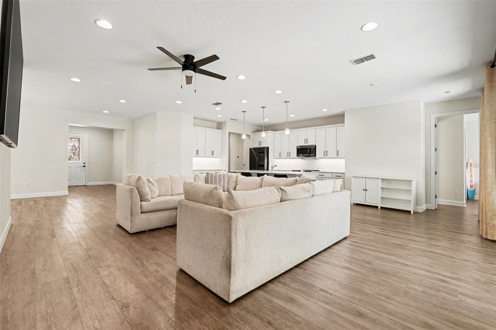 Image 7 of 28 For 30008 Vienna Woods Lane