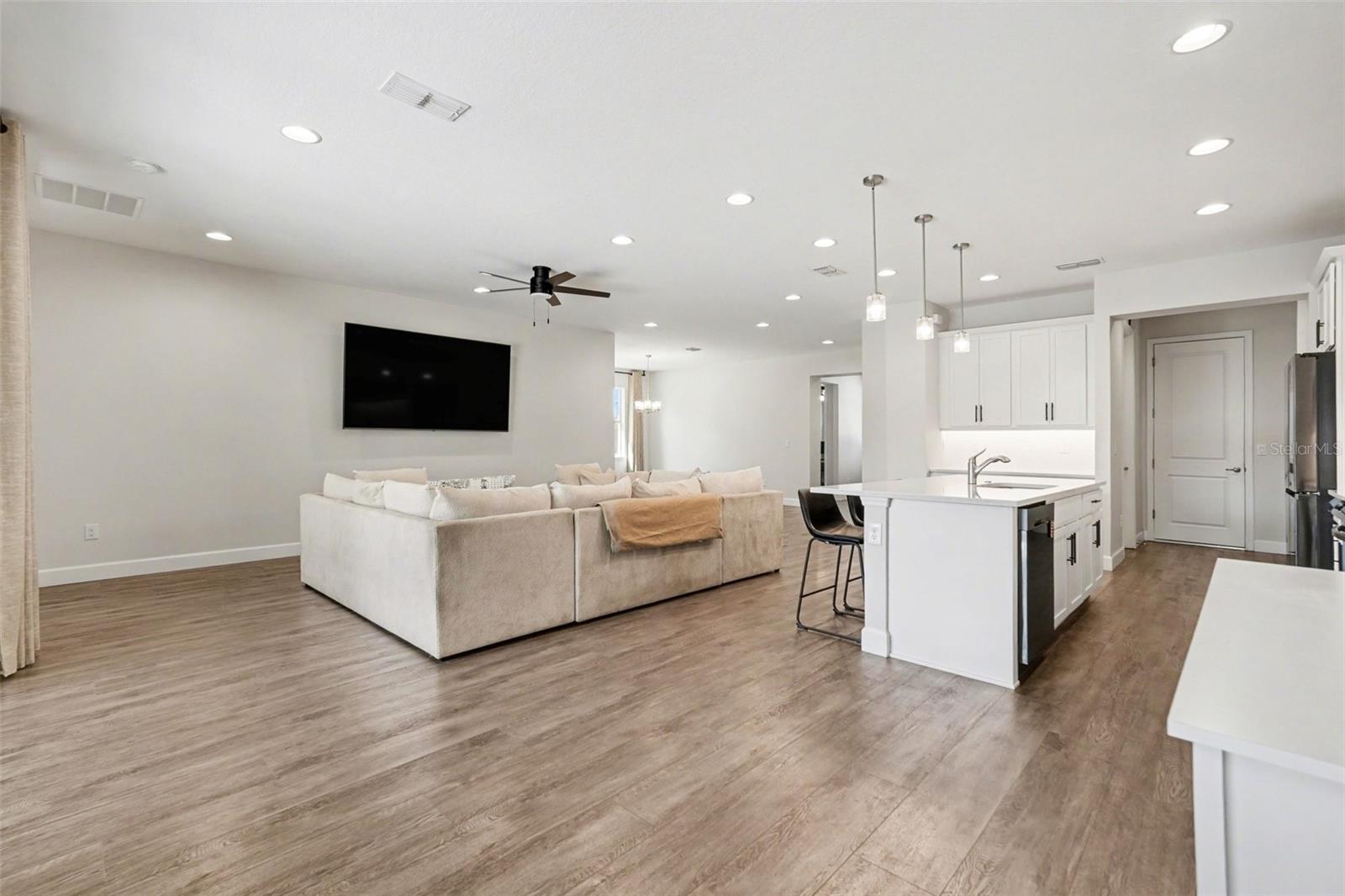 Image 9 of 28 For 30008 Vienna Woods Lane