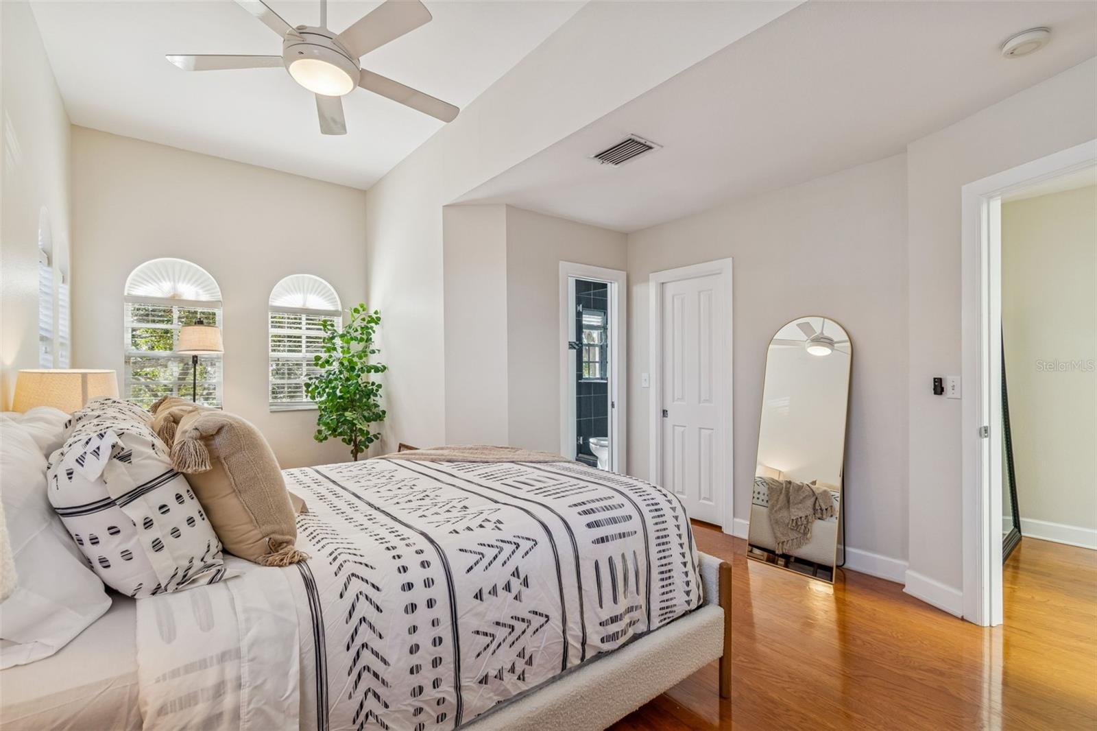 Image 27 of 43 For 1013 Horatio Street A