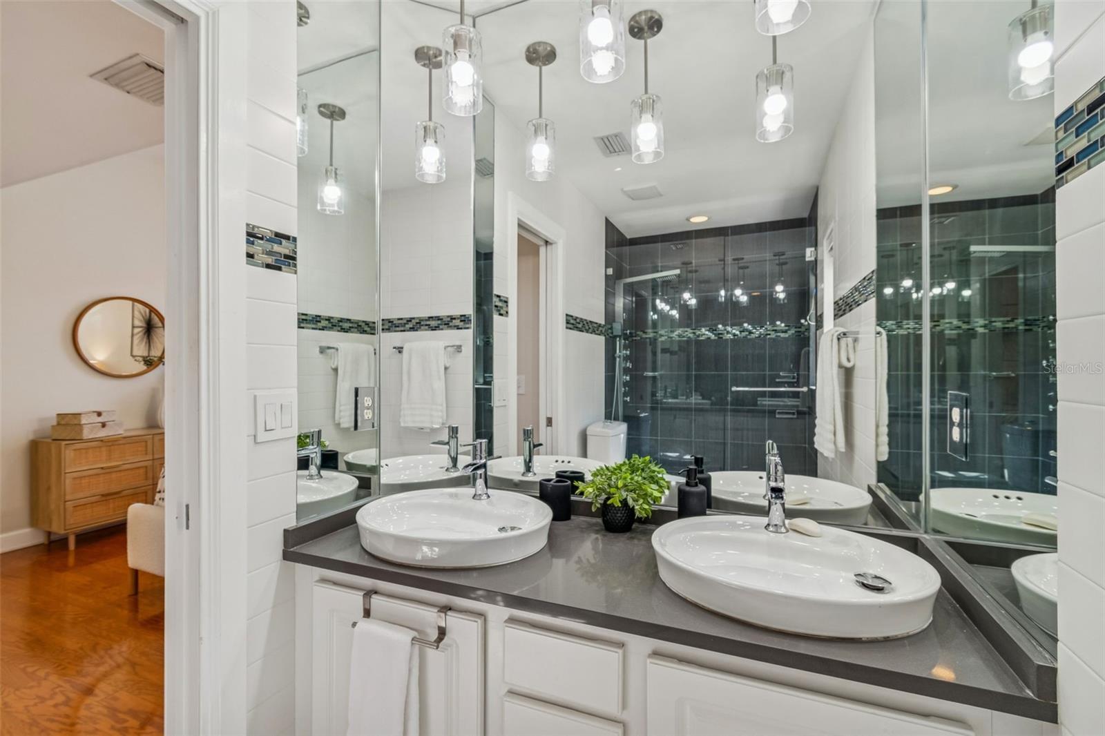 Image 30 of 43 For 1013 Horatio Street A