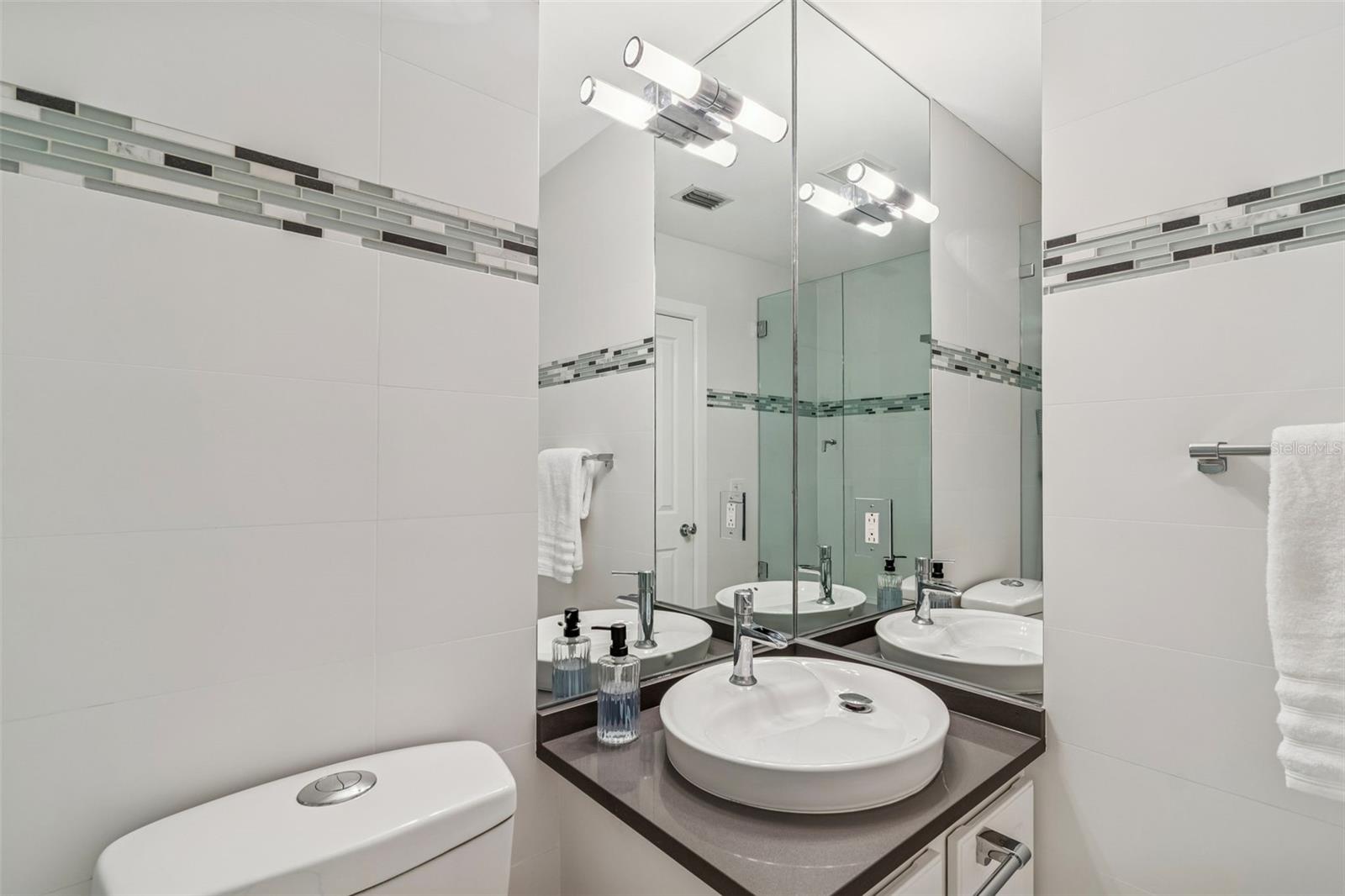 Image 36 of 43 For 1013 Horatio Street A