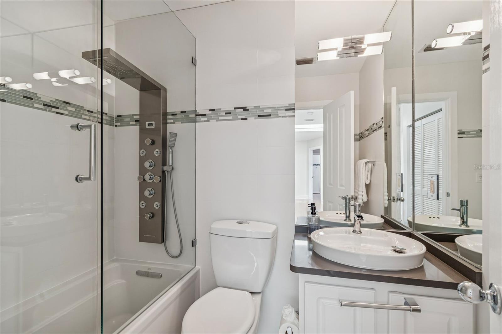 Image 38 of 43 For 1013 Horatio Street A