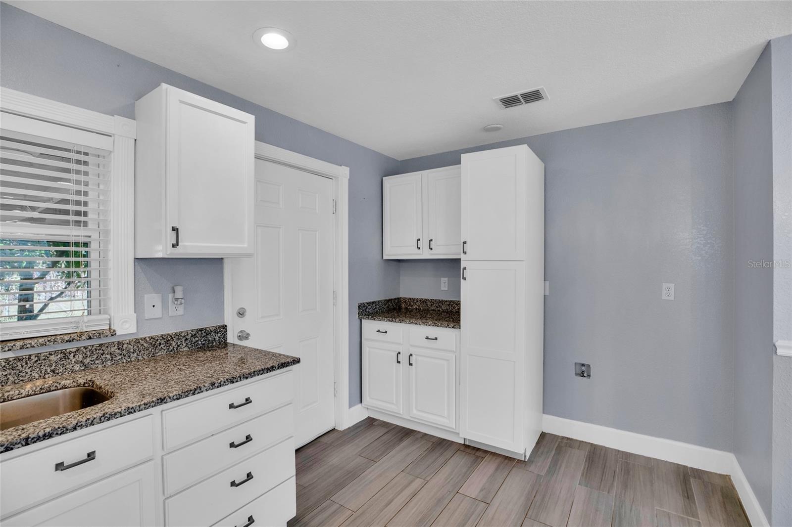 Image 11 of 28 For 3559 4th Street